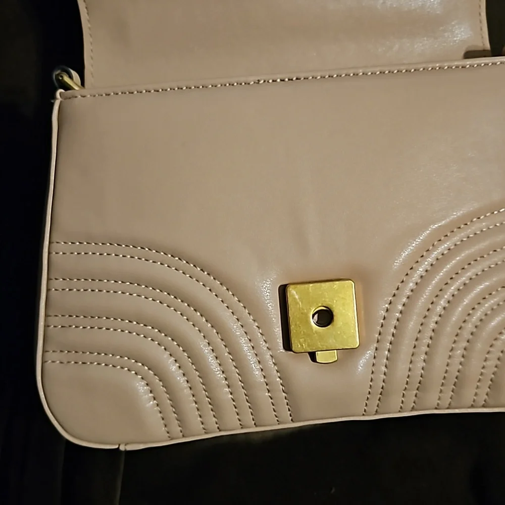 Gucci Handbag - Picture 3 of 8